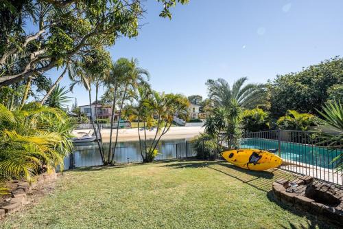Mermaid Waters House | Lavish 4BD Waterfront Family Escape!