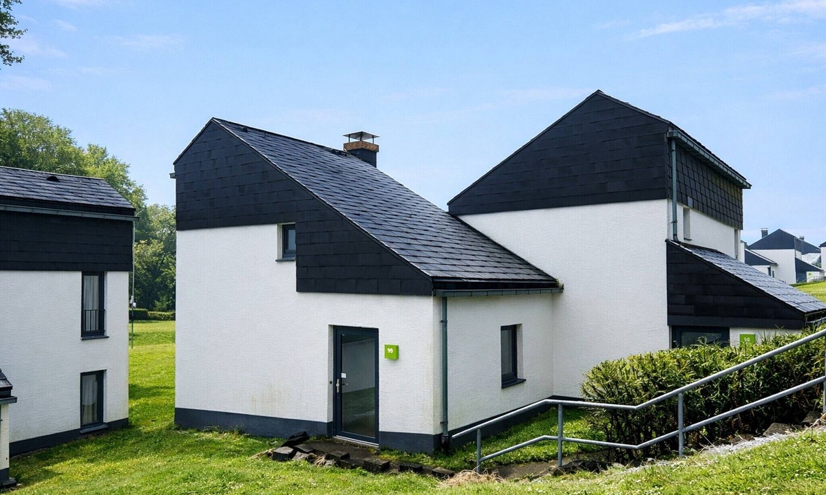 Oberhambach House | Lavish Hambachtal Holiday Home