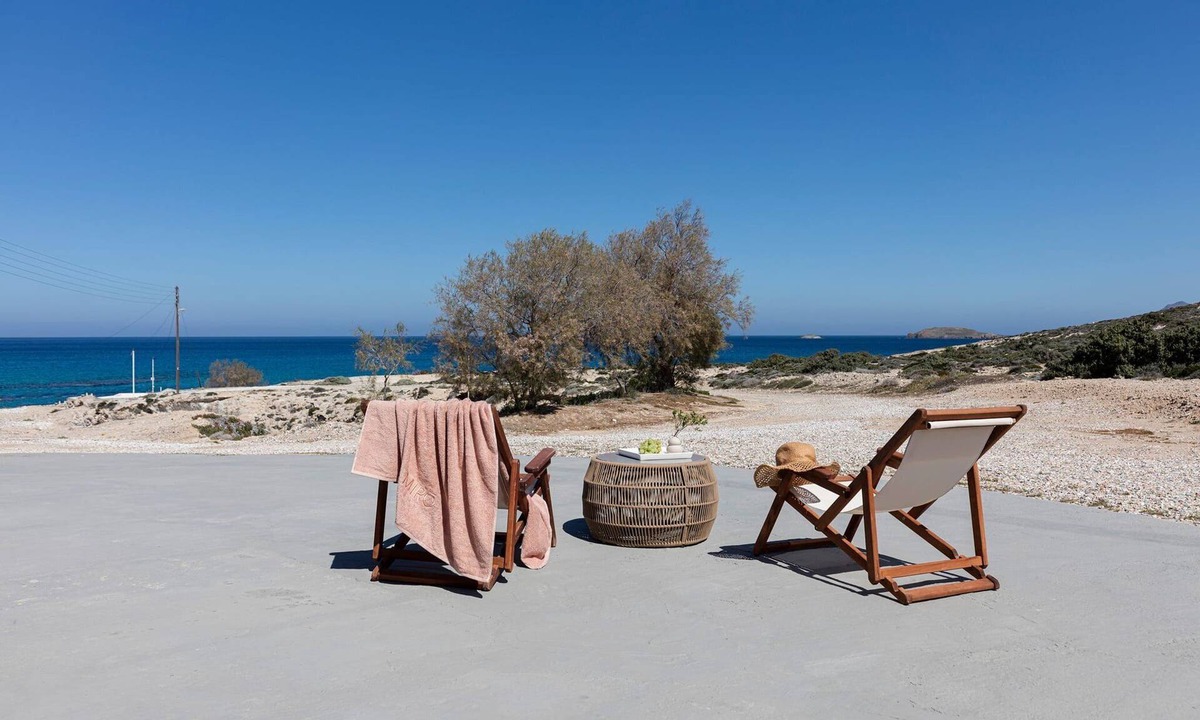 Milos Villa | Lavish Milos Beachfront Villa | Villa Elysia | 1 Bedroom | Breathtaking Sea View