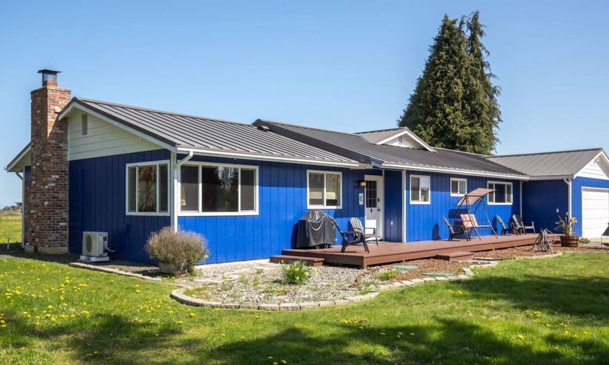 Sequim House | Lazy Bear Retreat - Peaceful & Relaxing - Reconnect with the Beauty of Nature