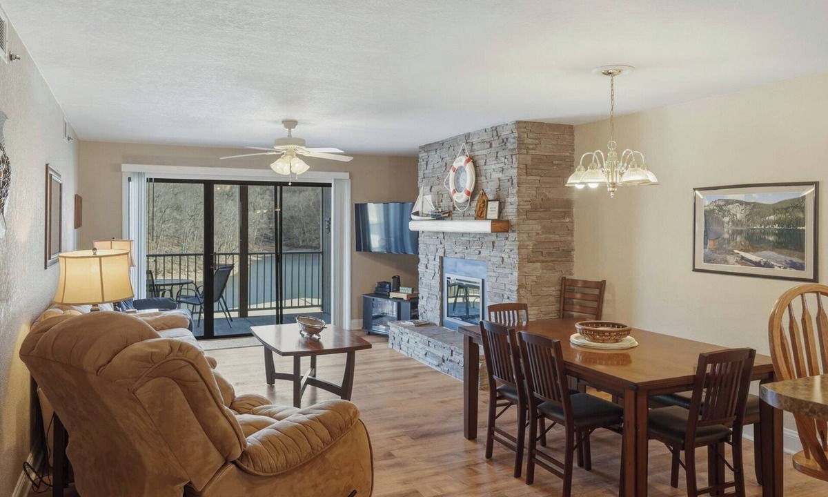 Osage Beach Condo | Lazy Days E-03 - Two Bedroom Apartment, Sleeps 6