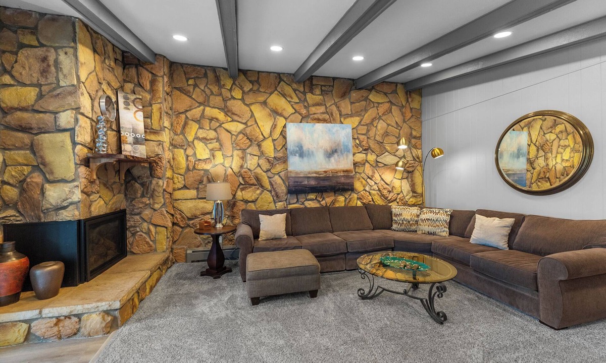 Dillon Condo | Lc305ad2