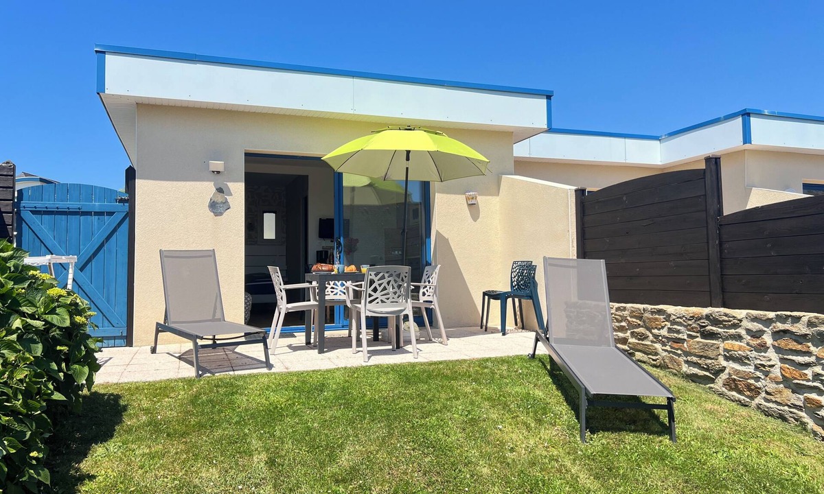Le Conquet House | LC45PN - Small cocoon, sea view, heated pool and 100 m from the beach at Le Conquet