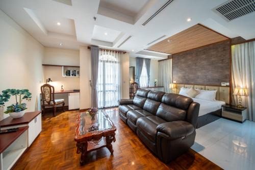 Daun Penh Hotel | LCS Hotel & Apartment