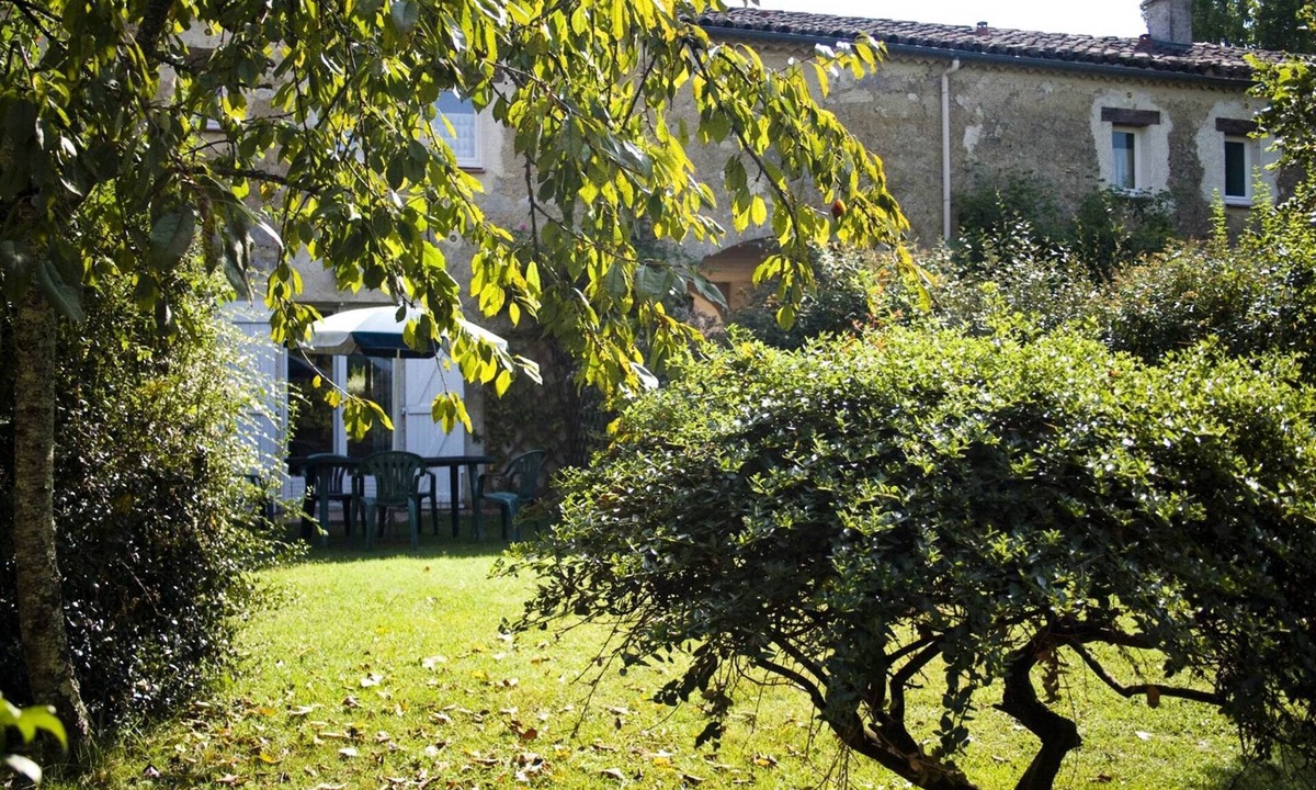 Condom House | Le Baco, a warm welcome