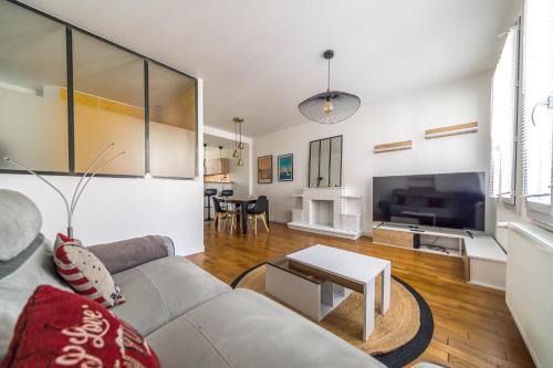 Brive-la-Gaillarde Apartment | Le Balcon Gaillard