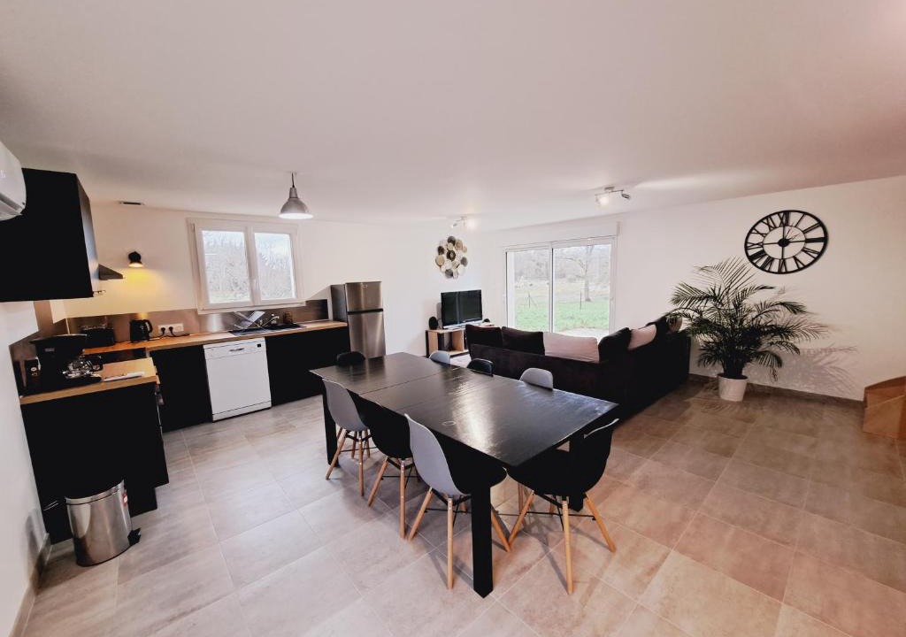 Saint-Romain-sur-Cher House | Le Bonheur est dans le Pré.
