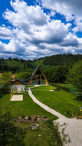 Leresti Ski Chalet | Le Cabane Retreat