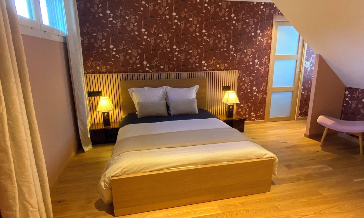 Putot-en-Bessin Bed & Breakfast | "Le Cap Saint-Jacques" guest room with private bathroom near Caen.