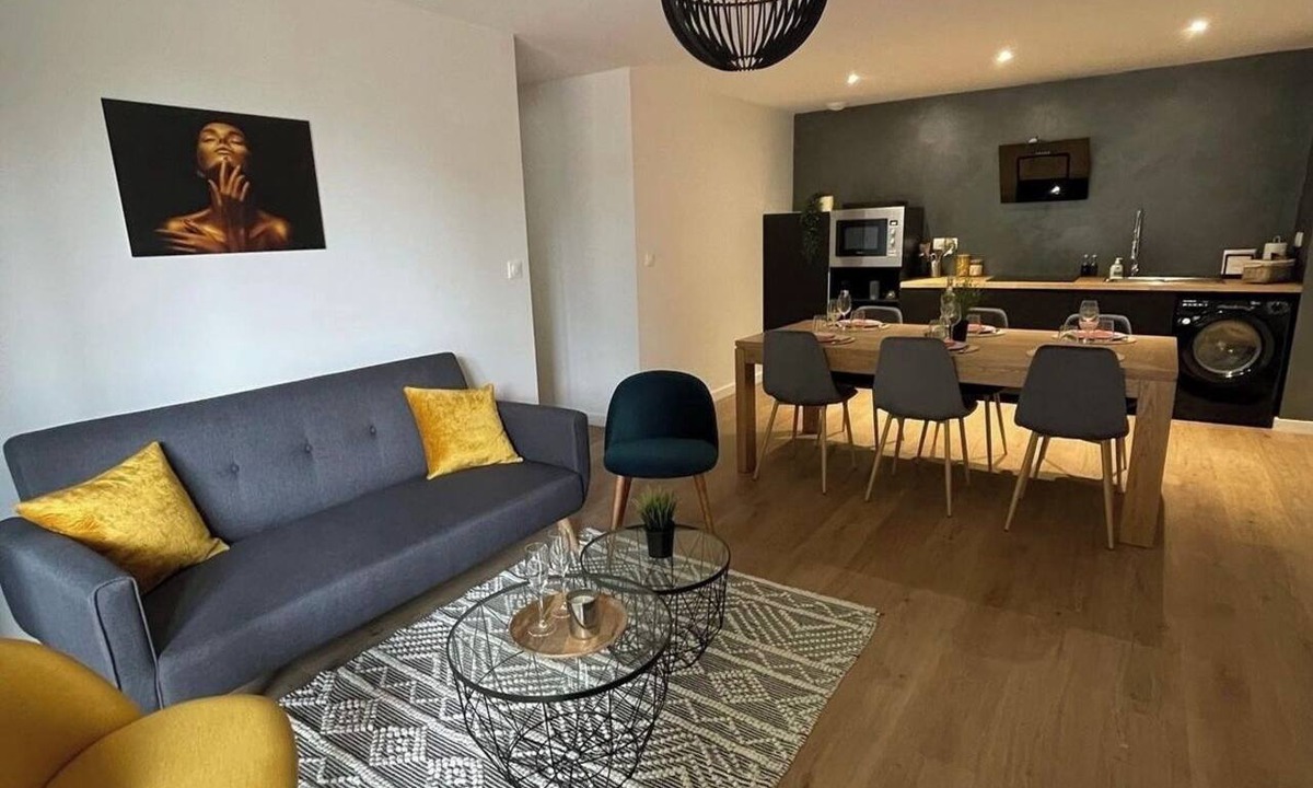 Hersin-Coupigny Apartment | Le Château de Toile - Gîte du Bosquet