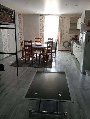 Creancey Apartment | le chêne