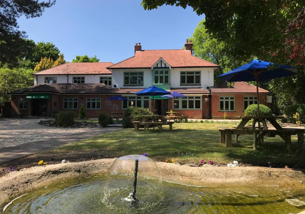 Copythorne Bed & Breakfast | Le Chateau