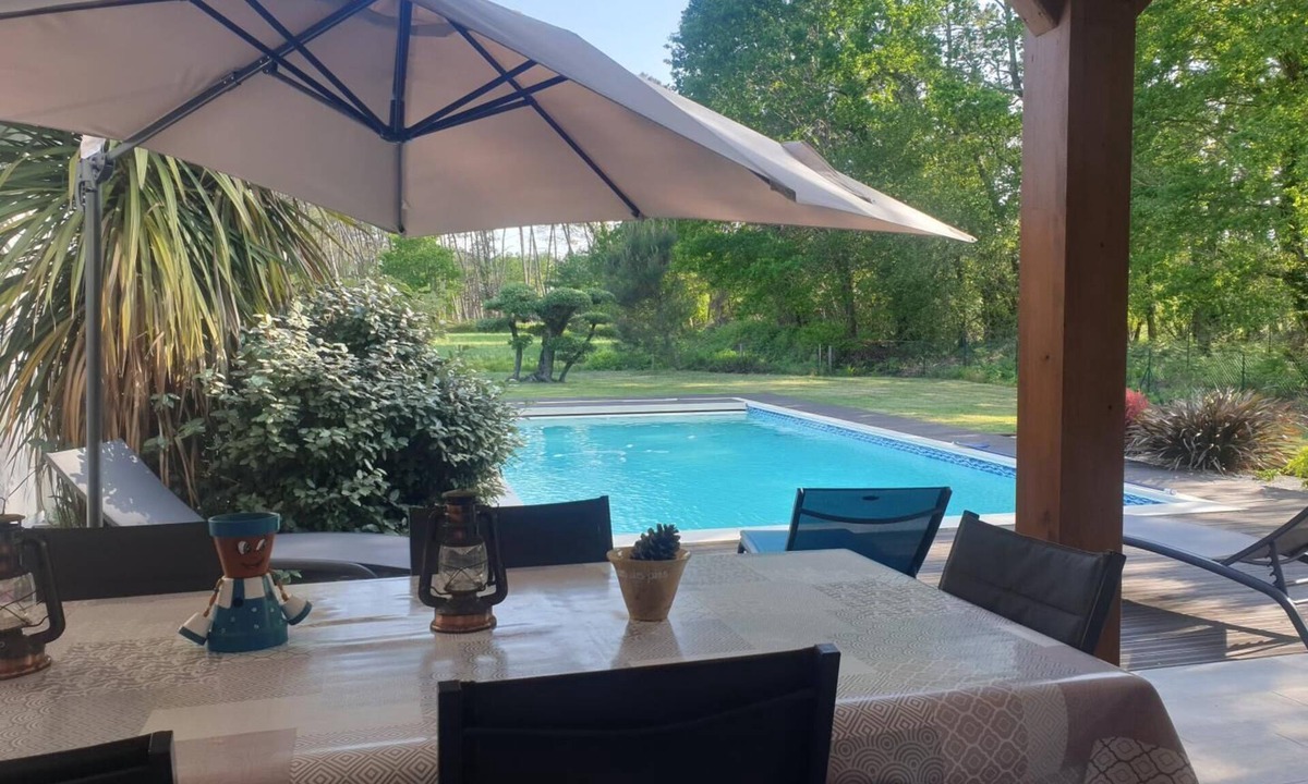 Leon House | Le Clos des Pins - LEON