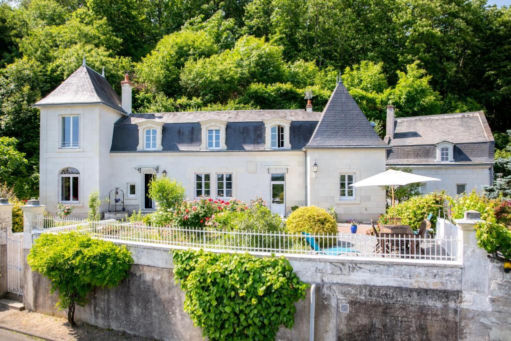 Chenehutte-Treves-Cunault Bed & Breakfast | Le Clos Eugénie