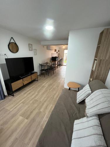 Tain-l'Hermitage Apartment | le Cocon des Vignes, cosy, climatisé, wifi, parking privé