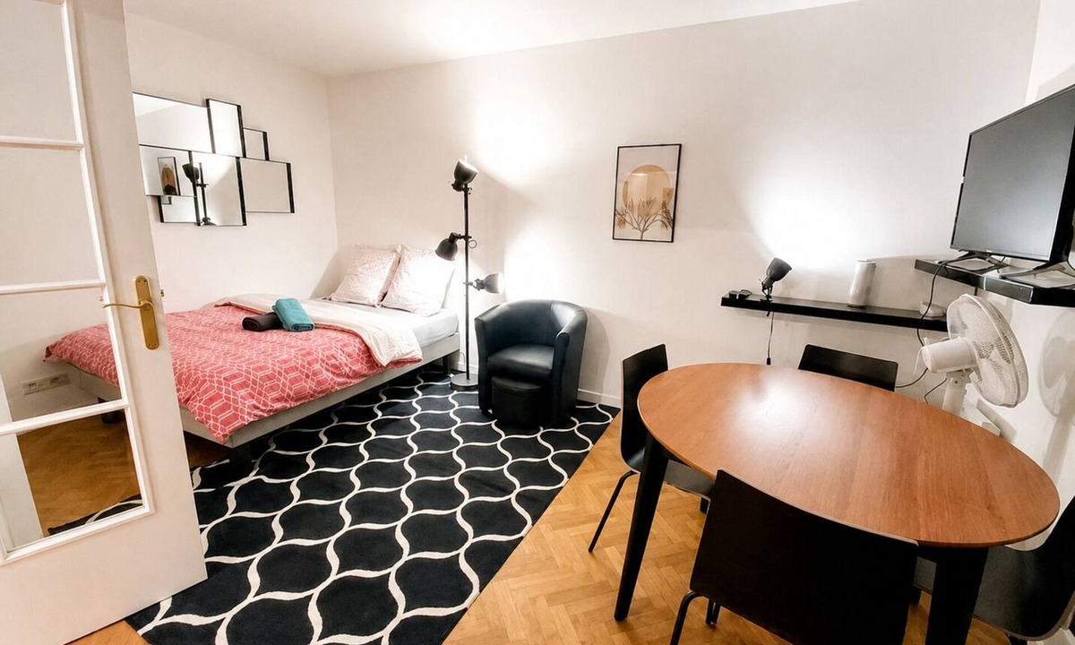 19th Arrondissement Apartment | Le Cocon du Professionnel Paris +Parking 1-10 months