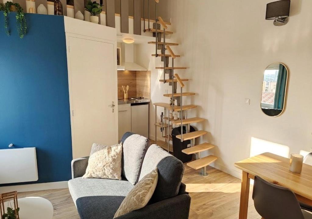 Montbrison Apartment | Le Cocon Mezzanine