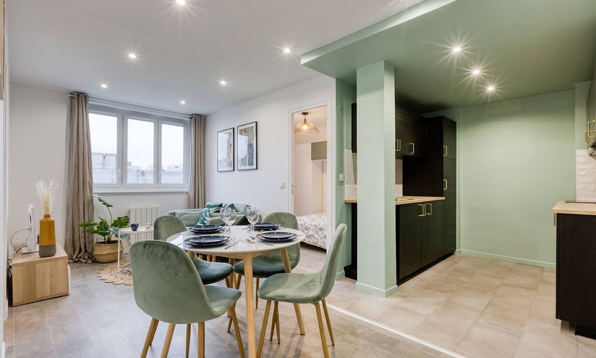 Bobigny Apartment | Le Colbert - Appt moderne pour 4 voyageurs