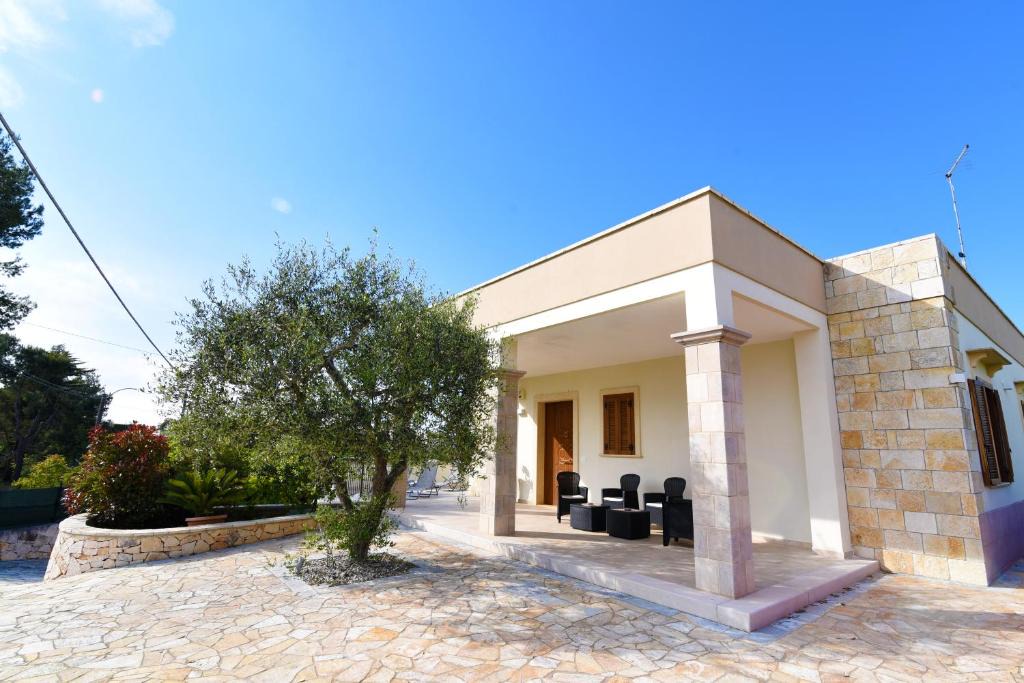Lamie di Olimpia Villa | Le Colonne