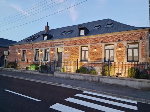 Villers-Pol Bed & Breakfast | Le domaine de la Rhonelle