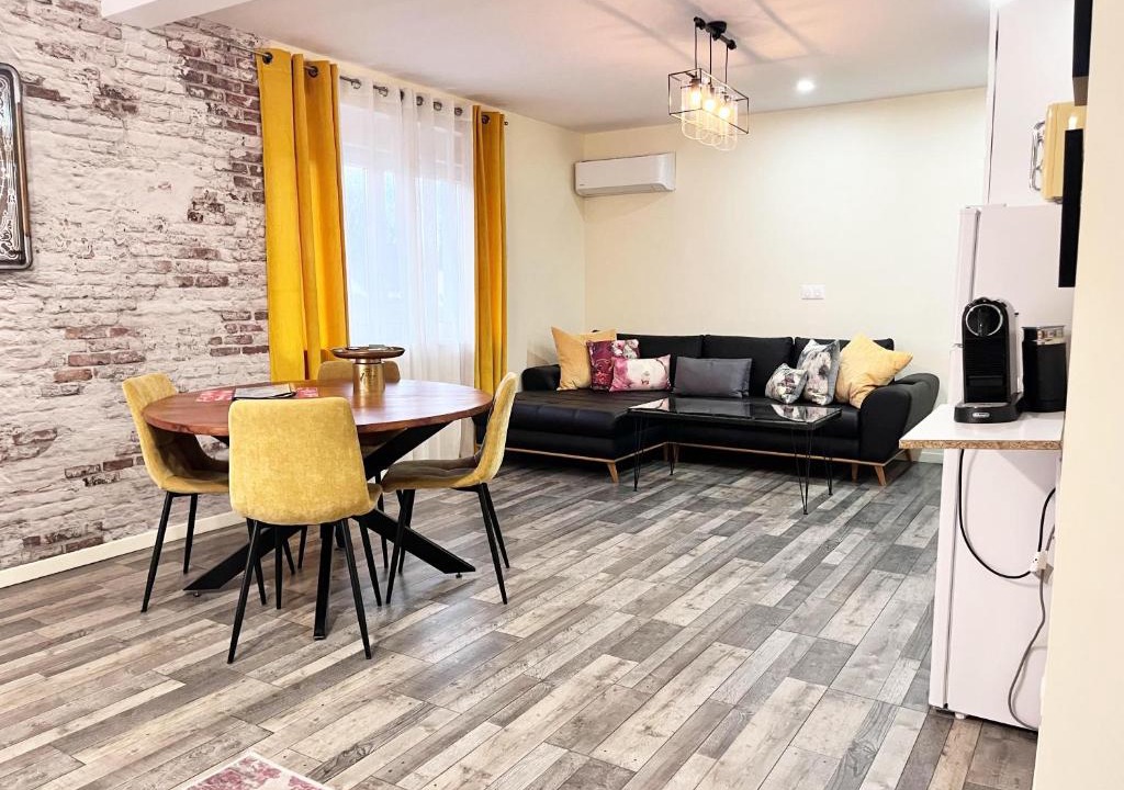 Hesingue Apartment | Le Duplex by Leslodgespa - Loft moderne et confortable au style newyorkais, proche de Bâle et de l'aéroport