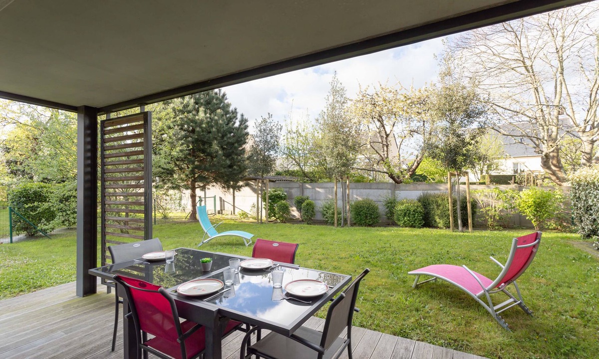 Dinard Apartment | LE GARDEN - Vaste appartement avec Jardin et terrasse