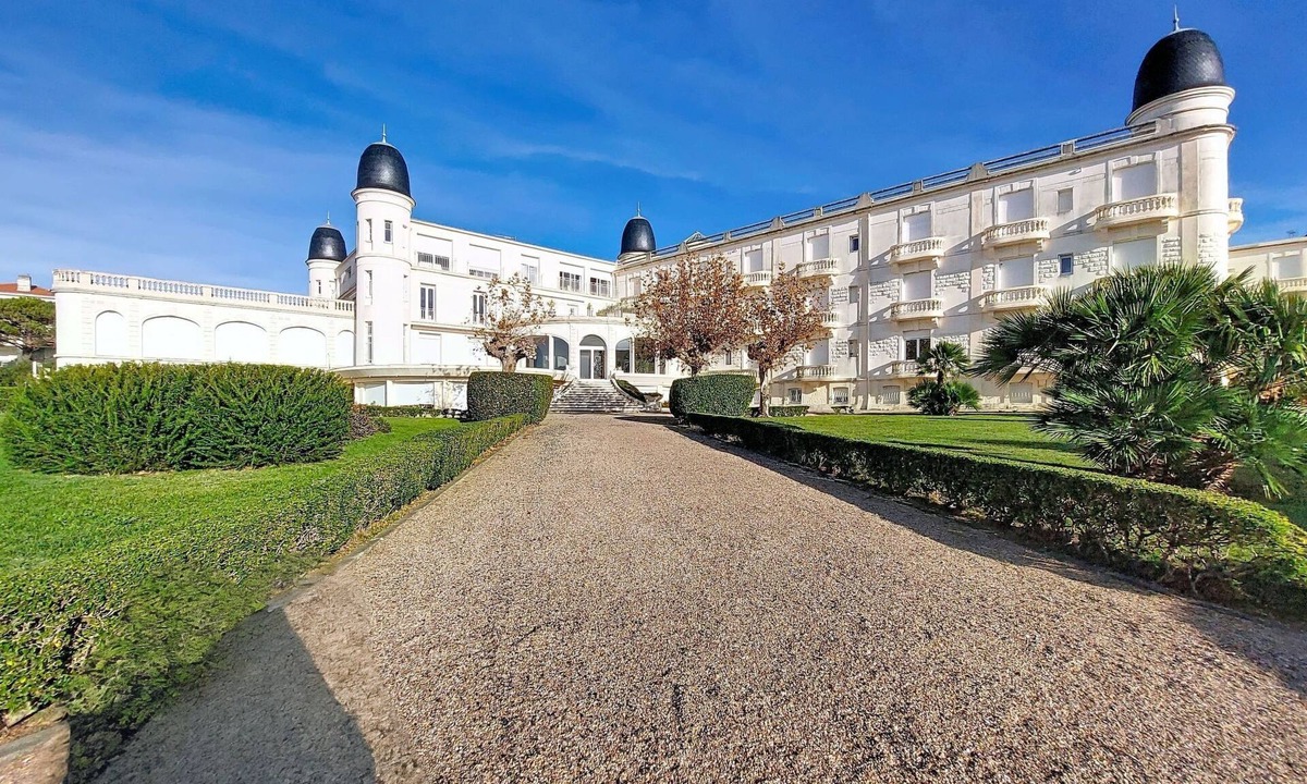 Pontaillac Apartment | Le Golf by Interhome