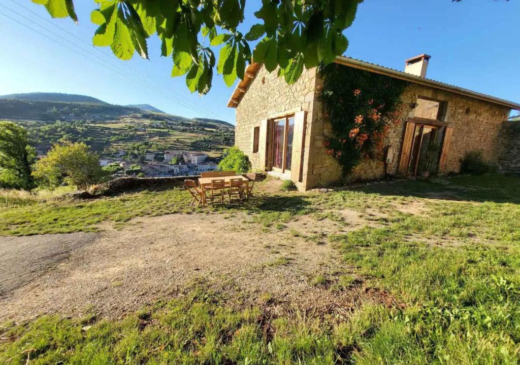 Satillieu House | Le grenier à blé