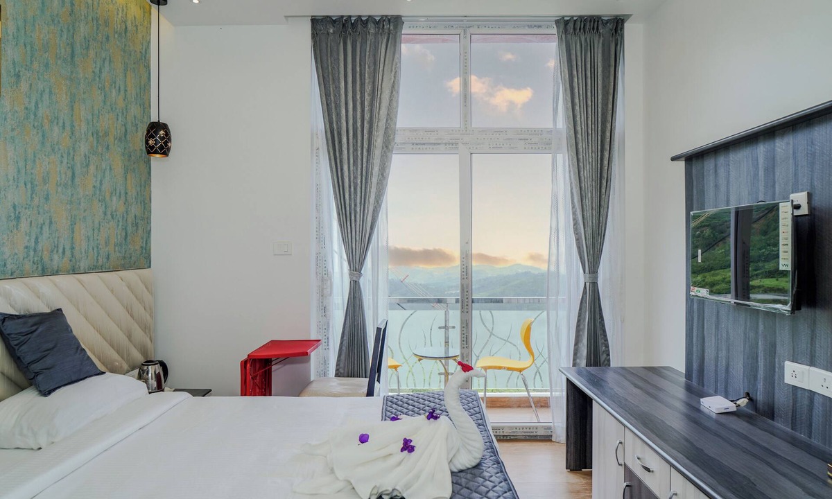Ooty Hotel | Le Karaj Meadows