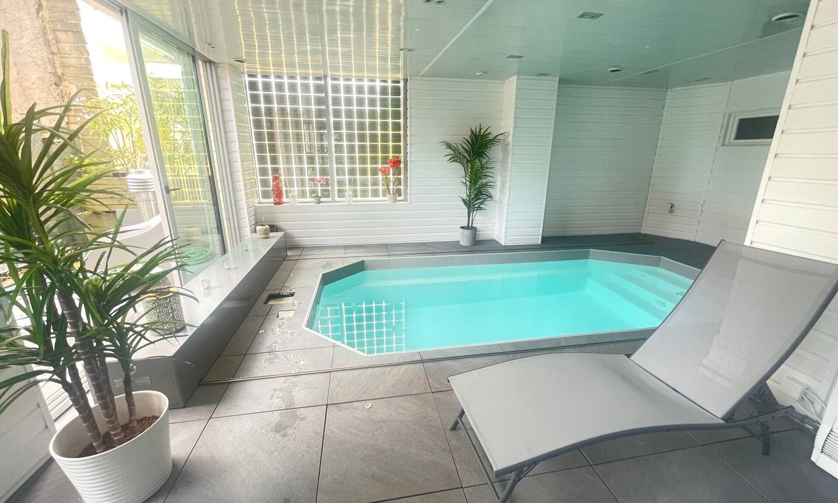 Arcachon Apartment | Le Loft Mauresque Downtown Heated Indoor Pool