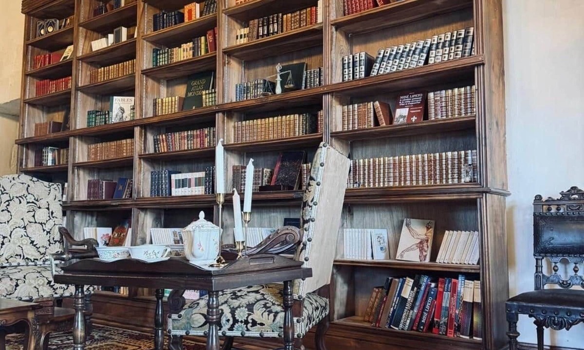 Saint-Laurent-des-Batons House | Le Logis des Manuscrits - Château de Saint Maurice