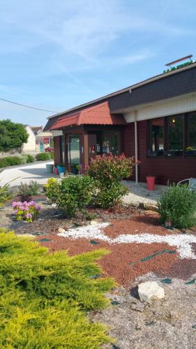 Montliot-et-Courcelles Hotel | Le Magiot