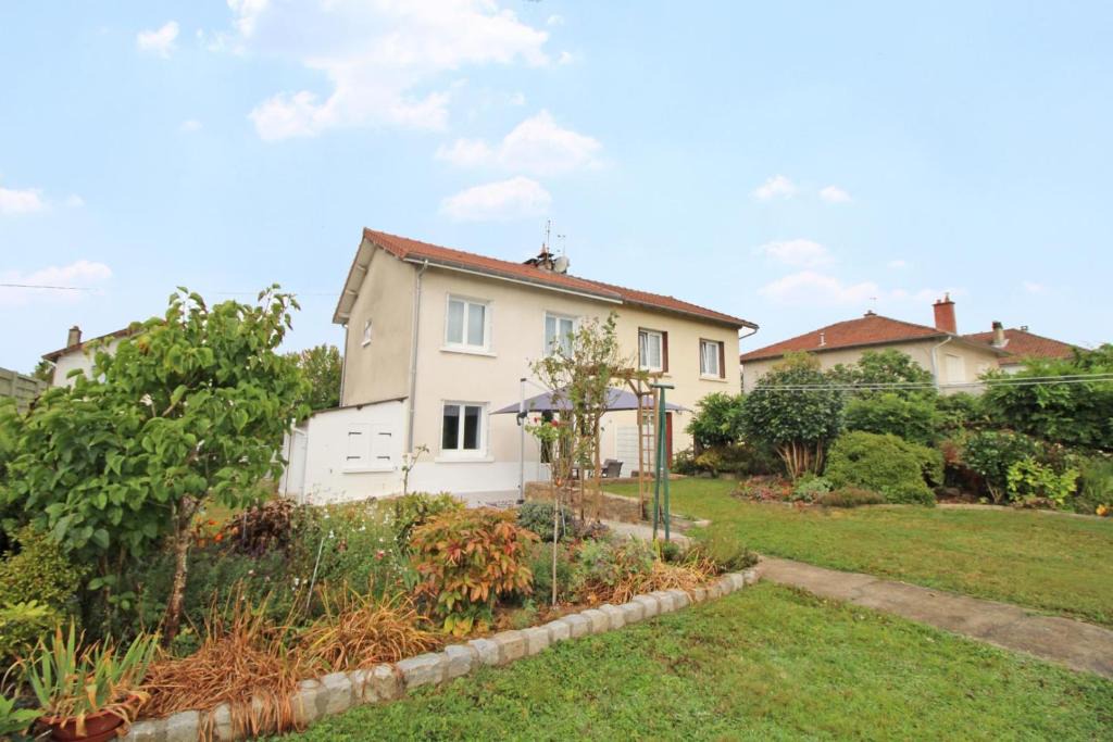 Couzeix House | Le magnolia