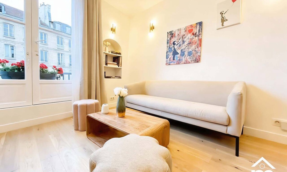 Arsenal Apartment | Le Marais, Saint Paul, AC by Melvane