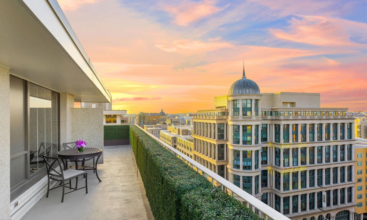 Connecticut Ave - K Street Hotel | Le Meridien Washington, D.C., The Madison