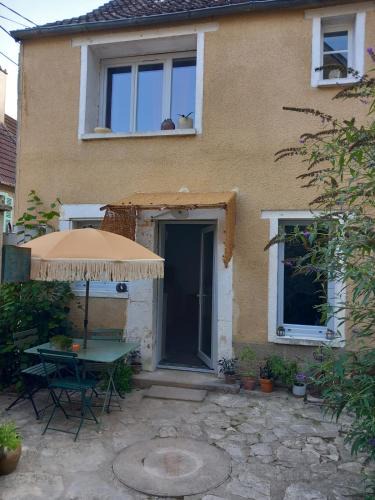 Mailly-le-Chateau House | Le Micolo
