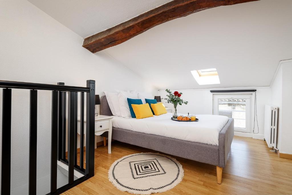 Libourne Apartment | - Le Millésime suspendu -