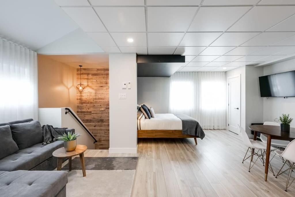 Laval House | Le Mille-Iles - Complexe La Voûte