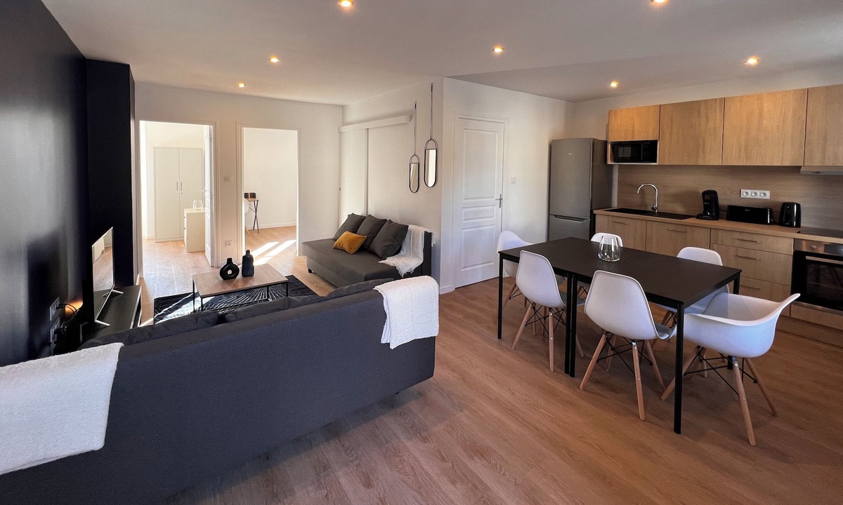 Montlucon Apartment | Le Modern Design