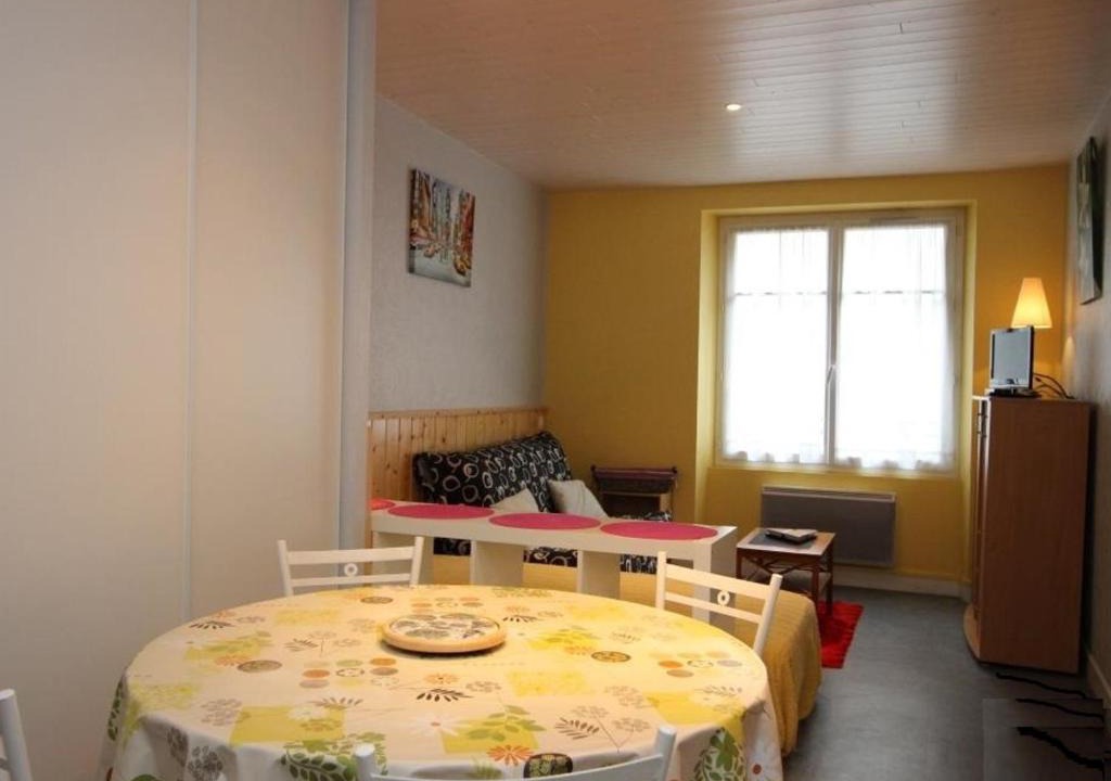 Mont-Dore Apartment | Le Mont Dore - Studio centre ville avec wifi - FR-1-608-74