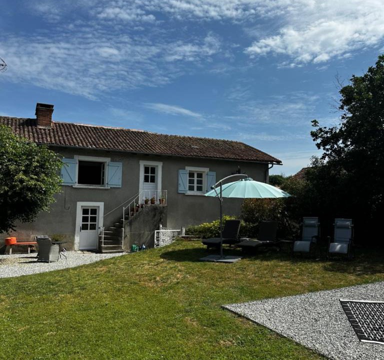 Chirac House | Le Nid Douillet
