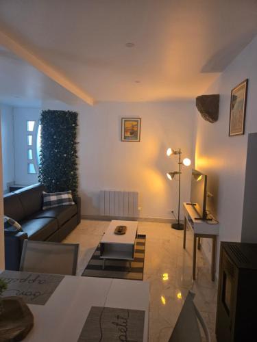 Frehel House | Le nid