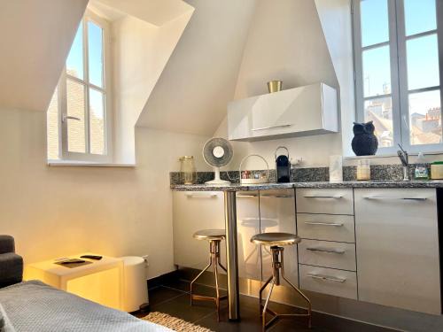Dijon Centre Ville Apartment | Le P'tit Charmant : centre historique de Dijon