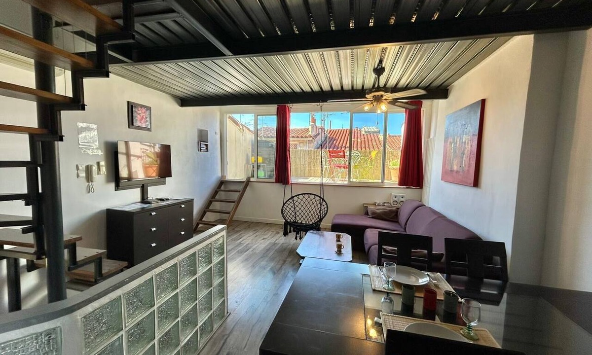 Quartier du Panier Apartment | Le Panier- Superb duplex with sea view, terrace and spa bath
