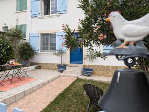 Samadet House | le passage des hirondelles