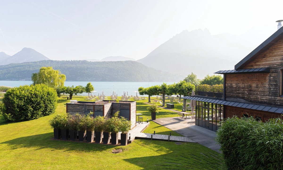 Duingt Hotel | Le Petit Létraz