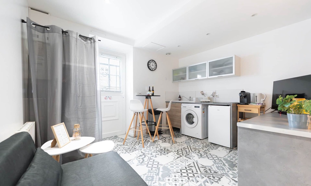 Yves Farge - Le Fleuve Apartment | Le Petit Macé - Studio Cosy en centre ville