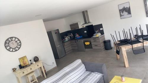 Caromb House | Le petit NiCe