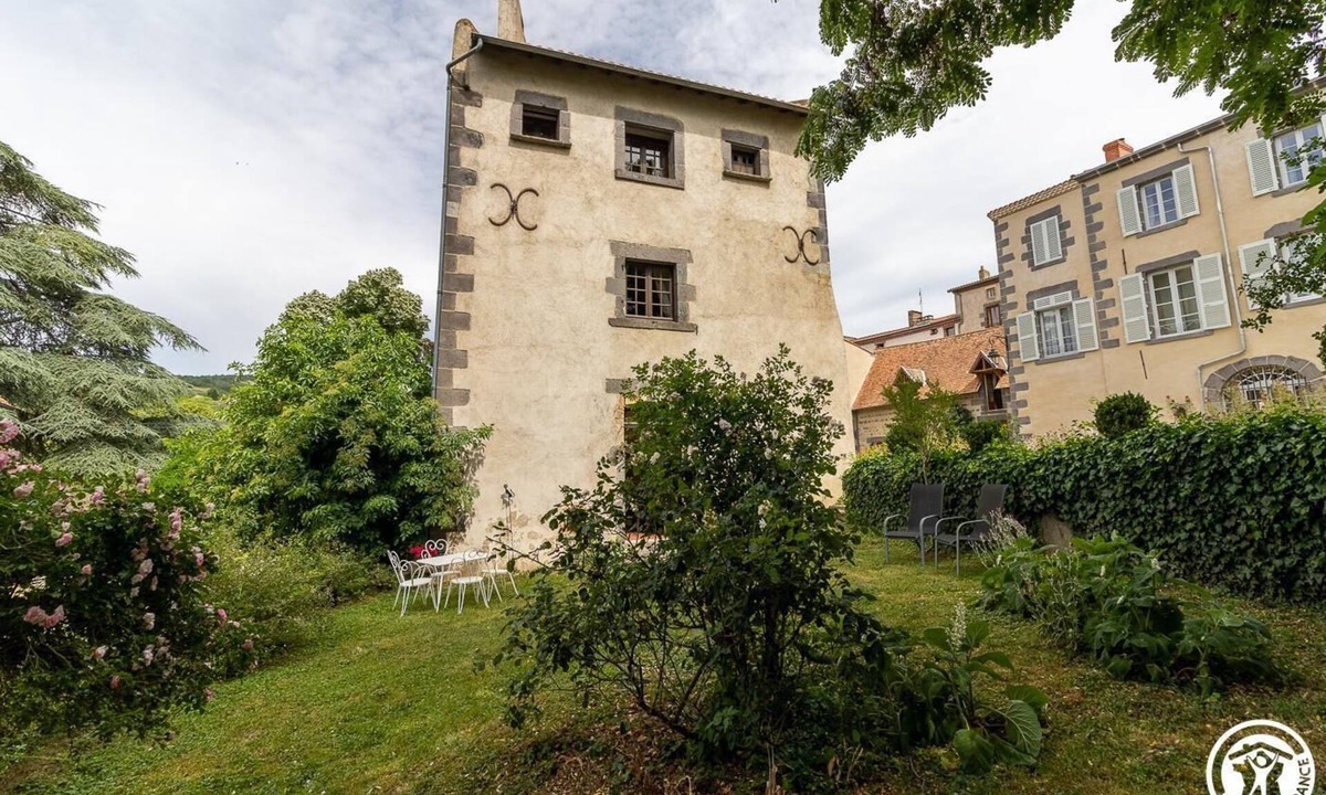 Mirefleurs House | Le Pigeonnier - MIREFLEURS
