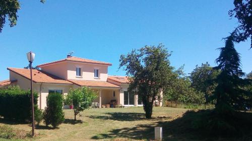 Arnac-la-Poste House | Le pin parasol